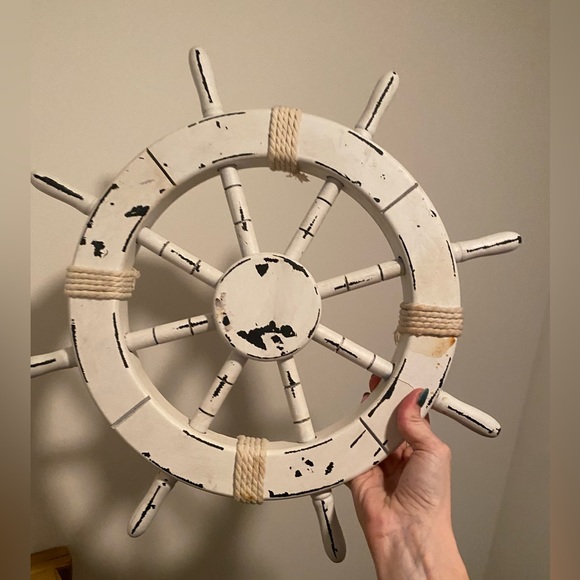 Adorable decorative ship wheel home decor - Picture 1 of 4